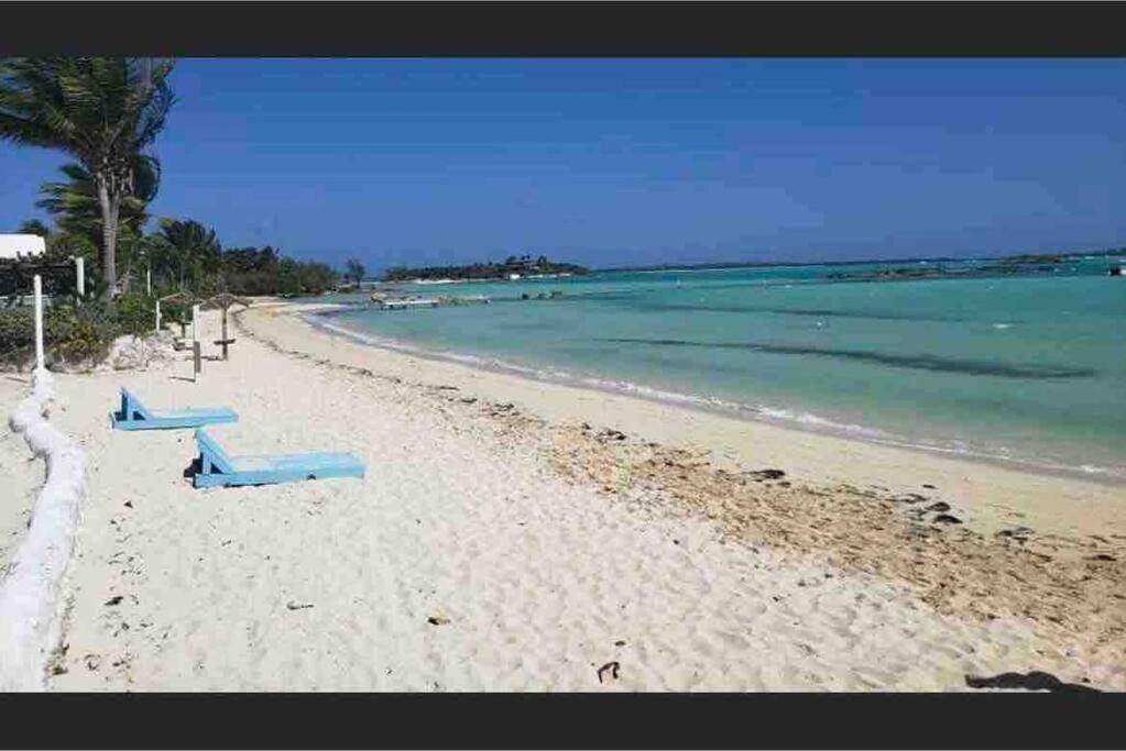 Beautiful Villa Just Steps Away From The Beach! George Town Buitenkant foto