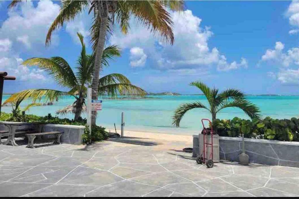 Beautiful Villa Just Steps Away From The Beach! George Town Buitenkant foto